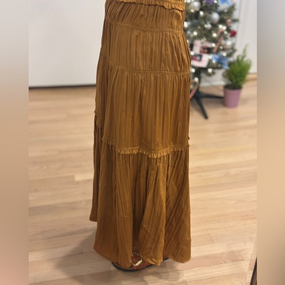 NWT Anthropologie Womens sz 8 Ruched Tiered Midi Pleated Satin Slip Dress Gold - Picture 5 of 8